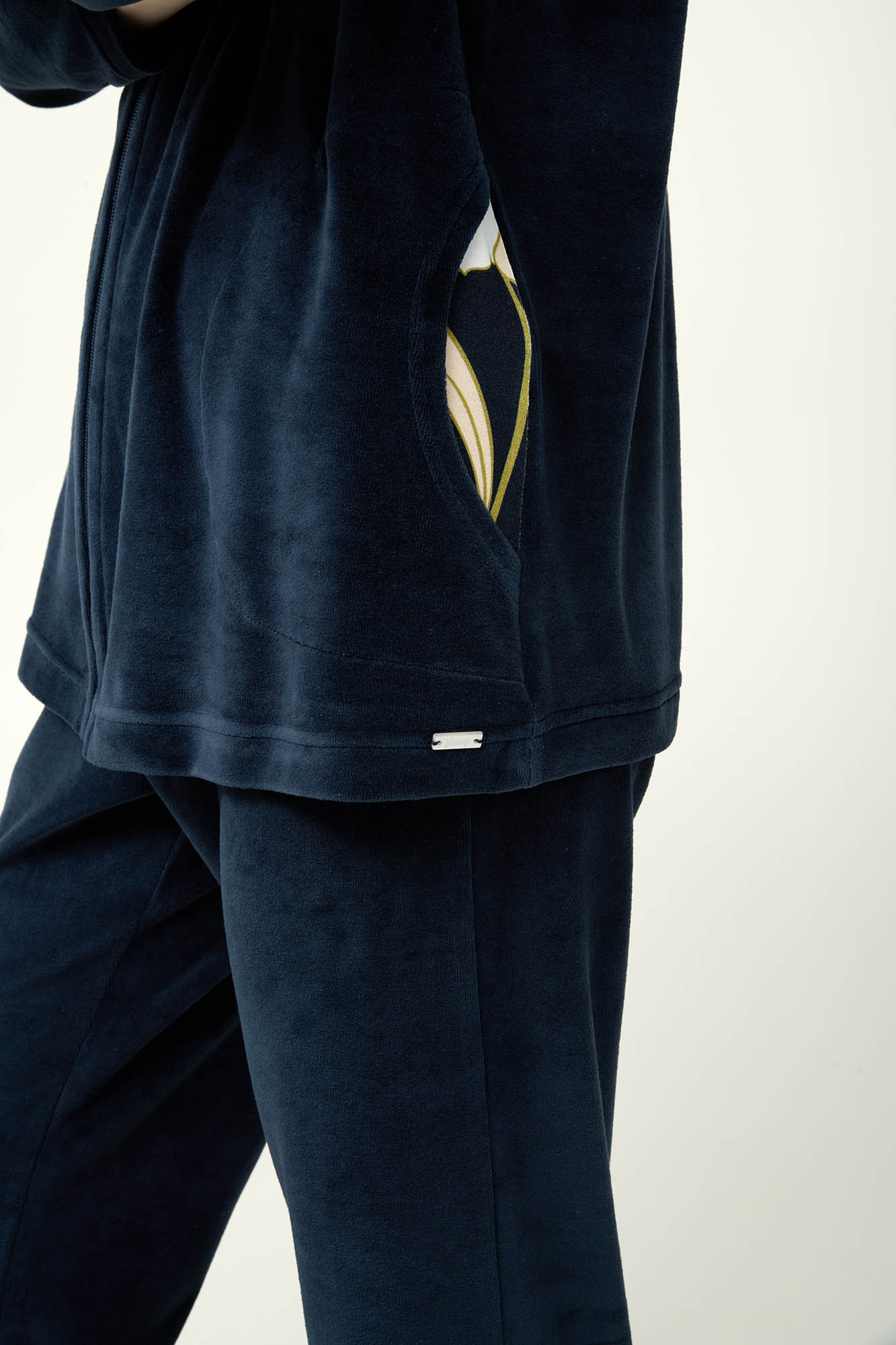 4_0218299512-4-2025-08-26 13:03:39