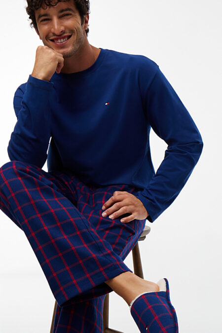 TH Original Pyjama And Slippers Gift Box